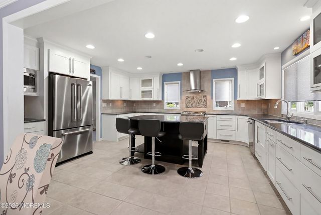 216 Yale Drive, Lincroft, NJ 07738