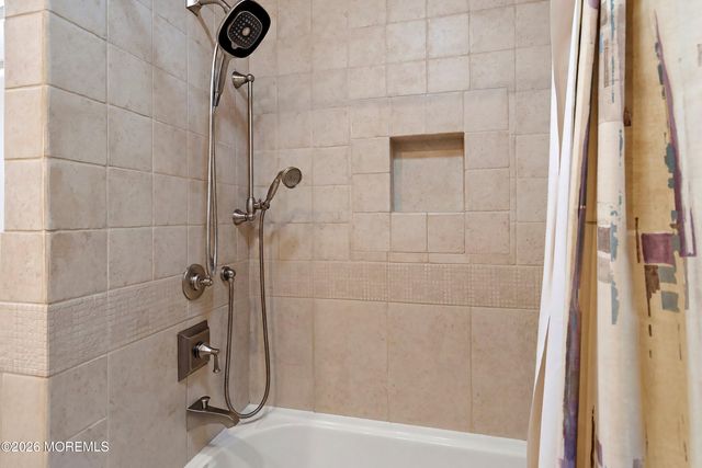 216 Yale Drive, Lincroft, NJ 07738