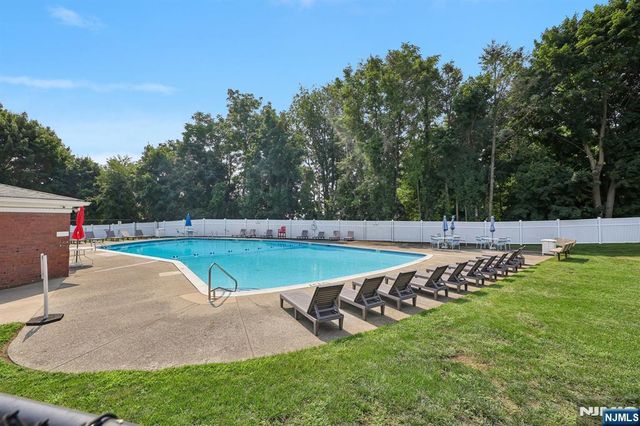 1130 Valley Road 1B, Wayne, NJ 07470
