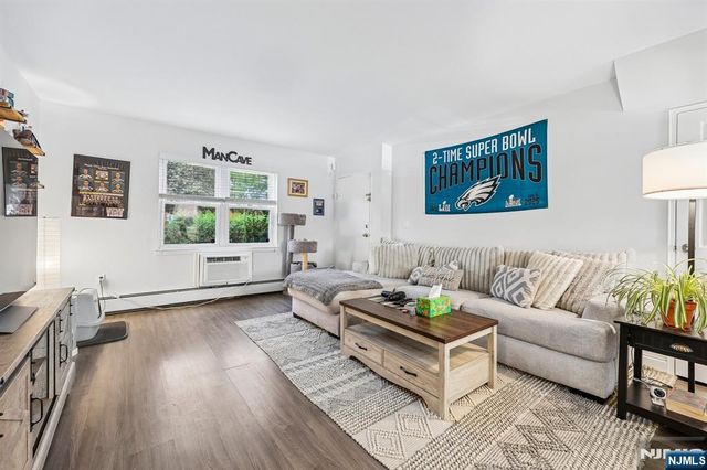 1130 Valley Road 1B, Wayne, NJ 07470