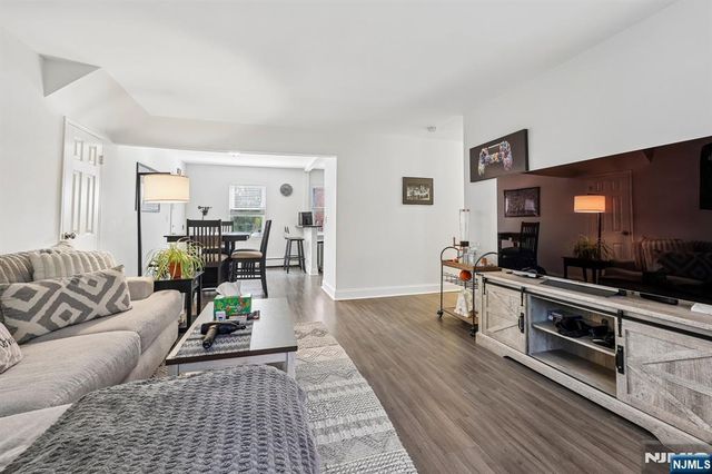 1130 Valley Road 1B, Wayne, NJ 07470