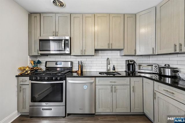 1130 Valley Road 1B, Wayne, NJ 07470