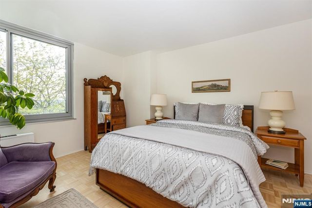 1 Claridge Drive 408, Verona, NJ 07044