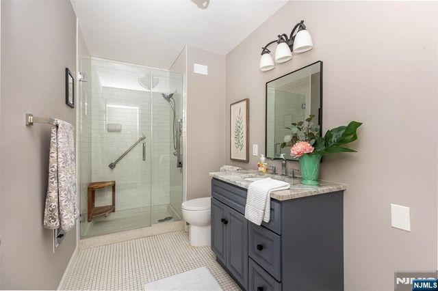 1 Claridge Drive 408, Verona, NJ 07044
