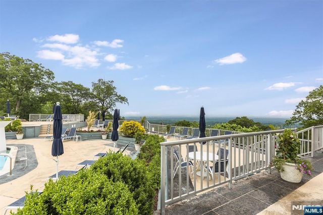 1 Claridge Drive 408, Verona, NJ 07044