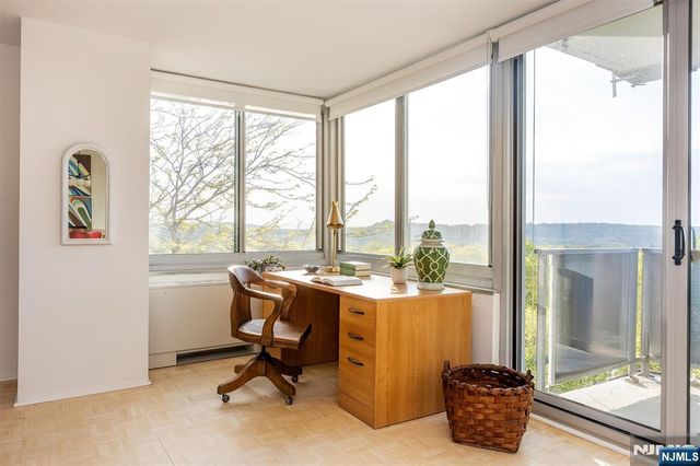 1 Claridge Drive 408, Verona, NJ 07044