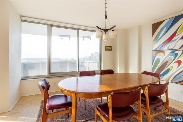 1 Claridge Drive 408, Verona, NJ 07044
