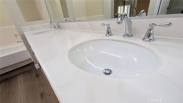 18 Harrisburg, Irvine, CA 92620