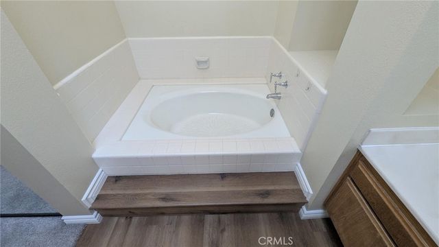 18 Harrisburg, Irvine, CA 92620