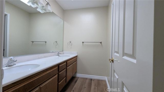 18 Harrisburg, Irvine, CA 92620