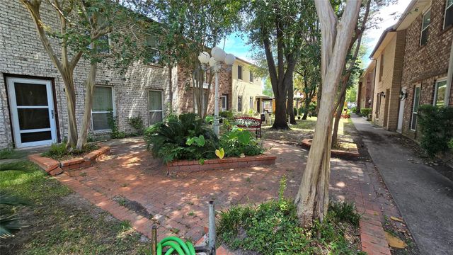 1403 Blalock Road 11, Houston, TX 77055