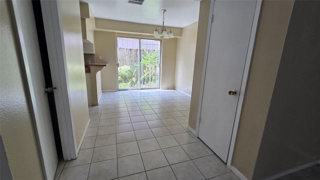 1403 Blalock Road 11, Houston, TX 77055