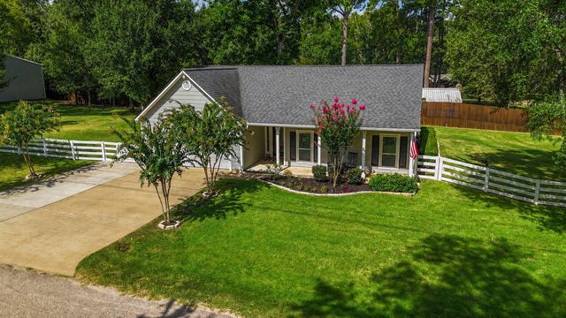5178 Lazy Lane, Montgomery, TX 77316
