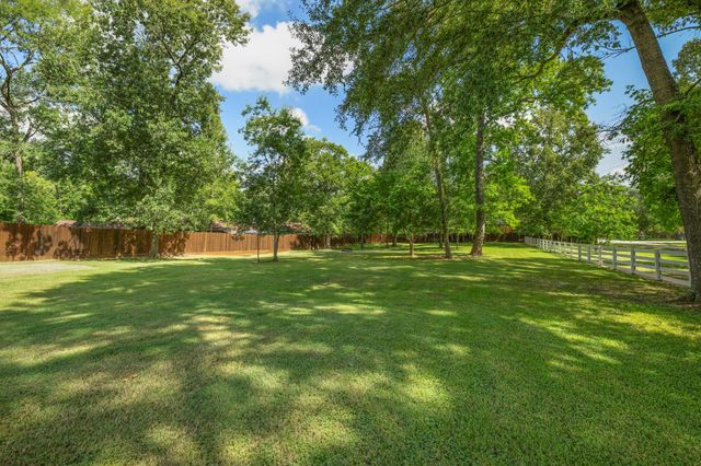5178 Lazy Lane, Montgomery, TX 77316