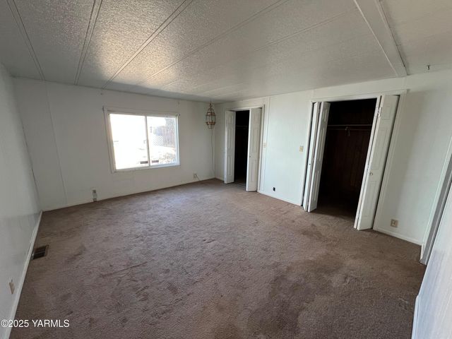 W 714 Third St # 35, Zillah, WA 98953
