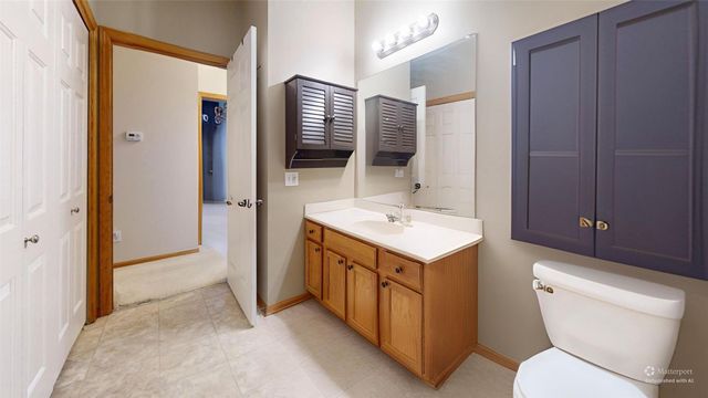 10335 Norfolk Drive 8, Johnston, IA 50131