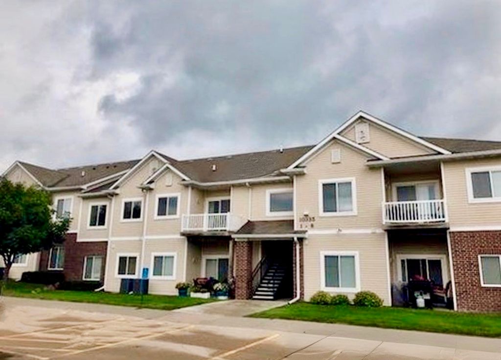 10335 Norfolk Drive 8, Johnston, IA 50131