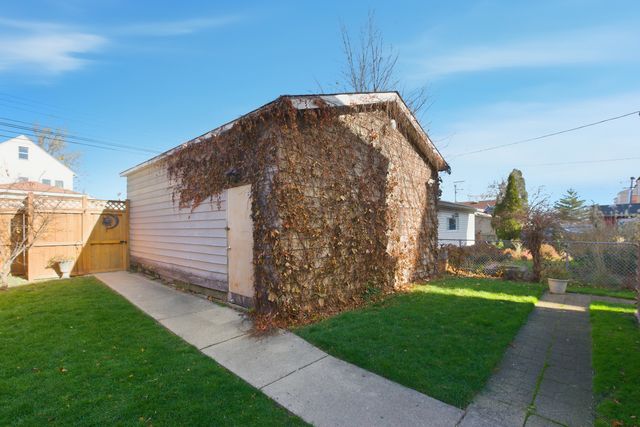 5434 W Wrightwood Avenue, Chicago, IL 60639