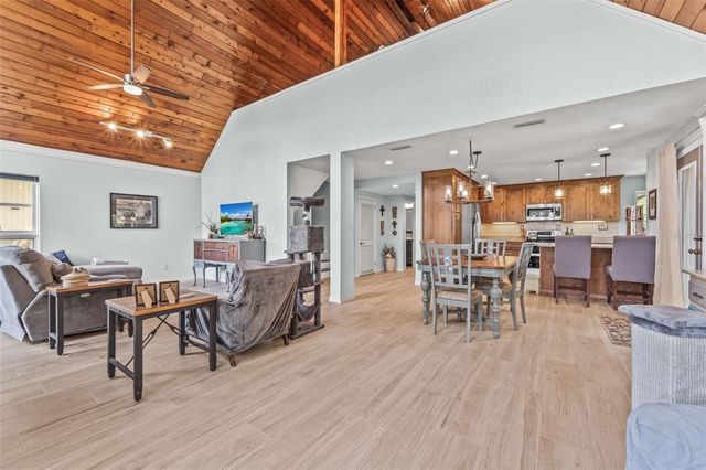 12869 POINSETTIA AVENUE, Seminole, FL 33776