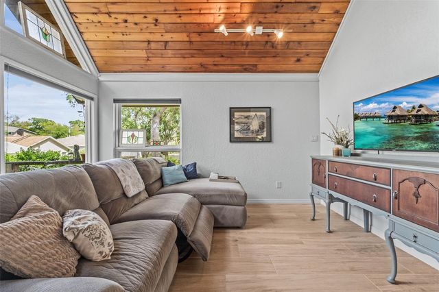 12869 POINSETTIA AVENUE, Seminole, FL 33776