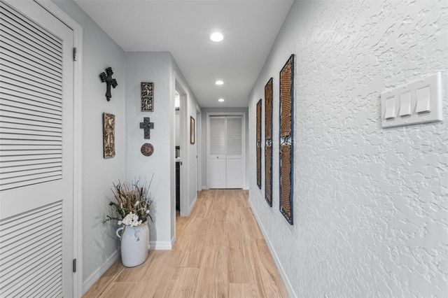 12869 POINSETTIA AVENUE, Seminole, FL 33776