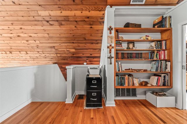 12869 POINSETTIA AVENUE, Seminole, FL 33776