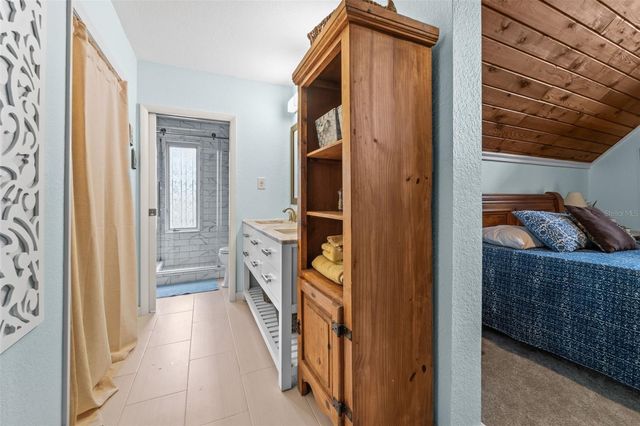 12869 POINSETTIA AVENUE, Seminole, FL 33776