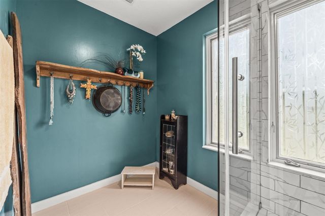 12869 POINSETTIA AVENUE, Seminole, FL 33776