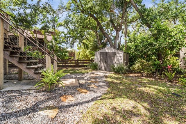 12869 POINSETTIA AVENUE, Seminole, FL 33776