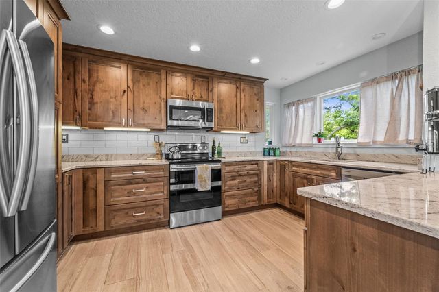 12869 POINSETTIA AVENUE, Seminole, FL 33776