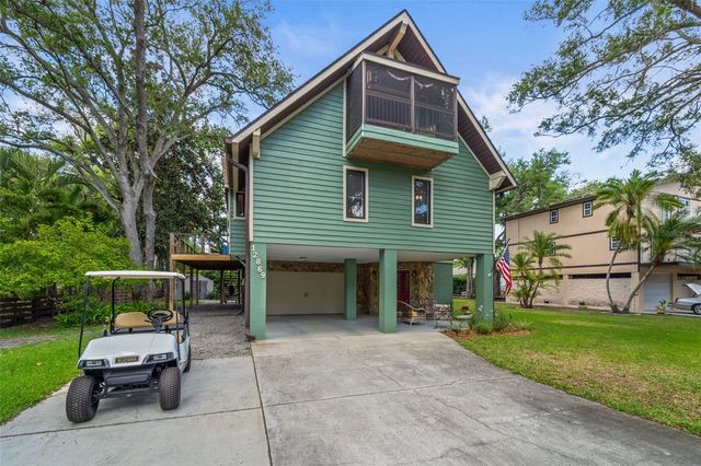 12869 POINSETTIA AVENUE, Seminole, FL 33776