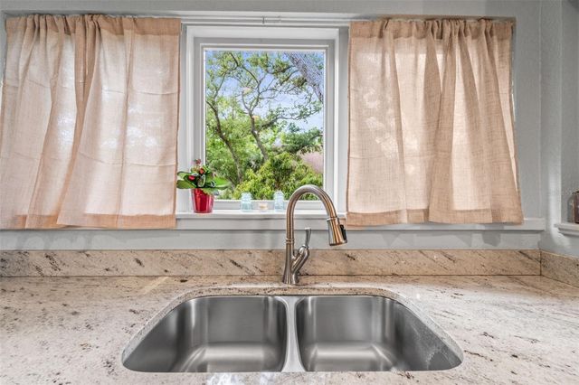 12869 POINSETTIA AVENUE, Seminole, FL 33776