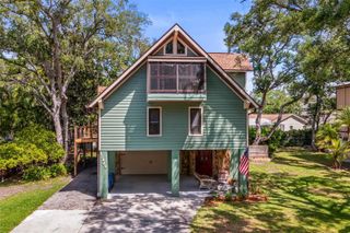 12869 POINSETTIA AVENUE, Seminole, FL 33776