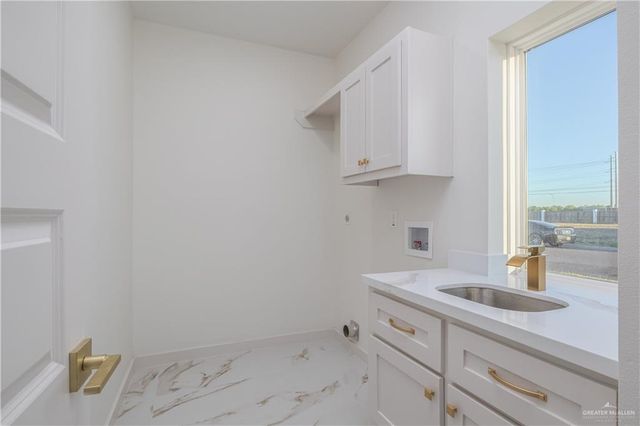 2213 N Piedra Avenue, Edinburg, TX 78542