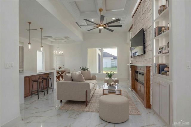 2213 N Piedra Avenue, Edinburg, TX 78542