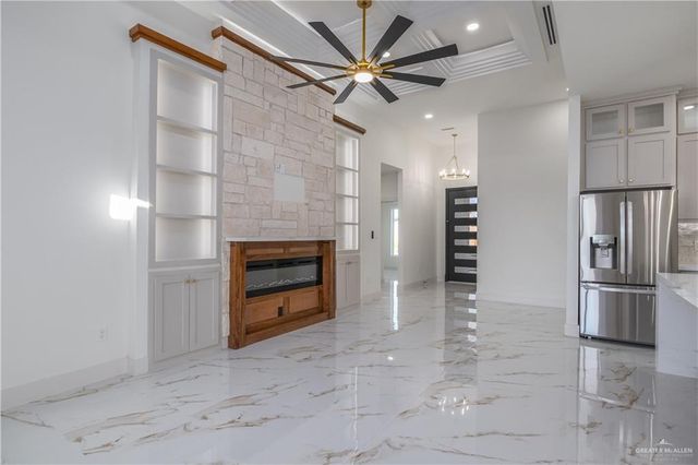 2213 N Piedra Avenue, Edinburg, TX 78542