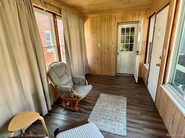 11430 Garfield, Redford, MI 48239