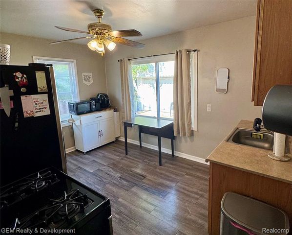 11430 Garfield, Redford, MI 48239