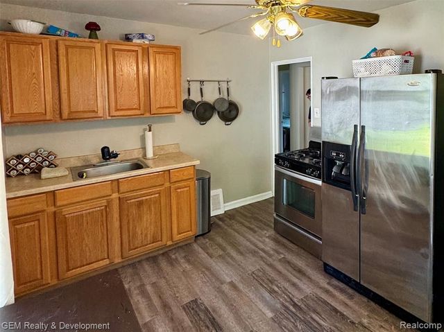 11430 Garfield, Redford, MI 48239