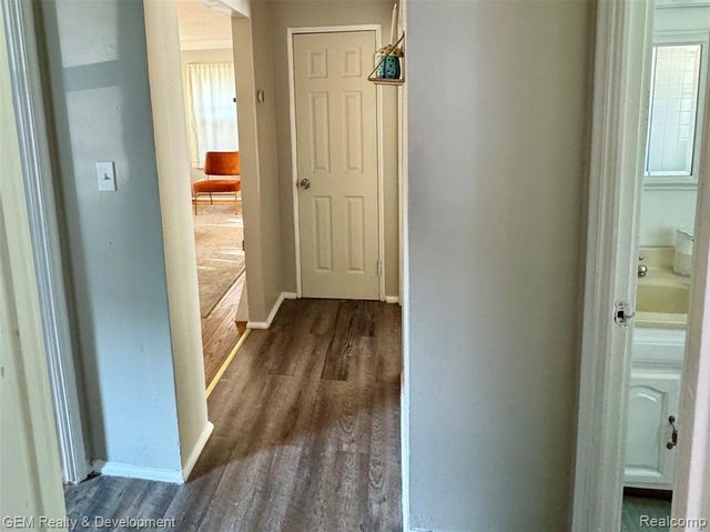 11430 Garfield, Redford, MI 48239