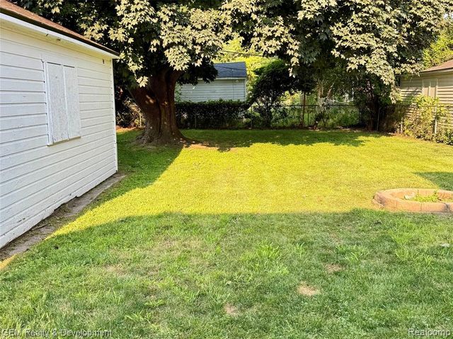 11430 Garfield, Redford, MI 48239