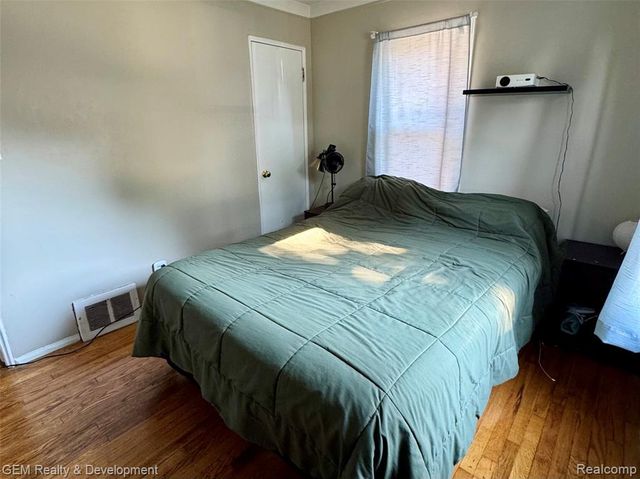 11430 Garfield, Redford, MI 48239