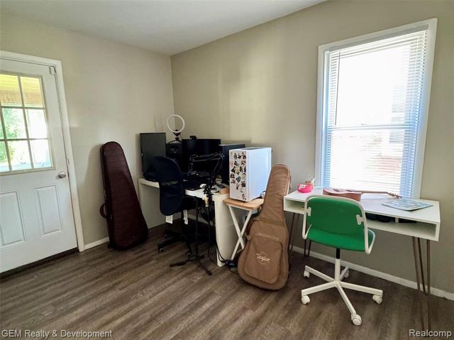 11430 Garfield, Redford, MI 48239