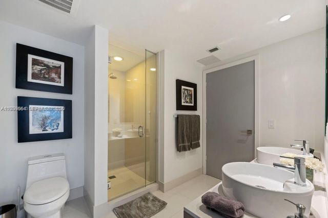 121 NE 34th St L401, Miami, FL 33137