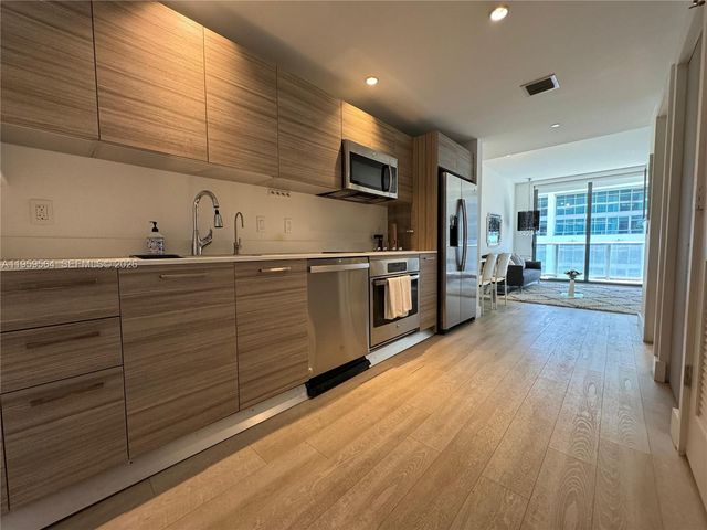 121 NE 34th St L401, Miami, FL 33137