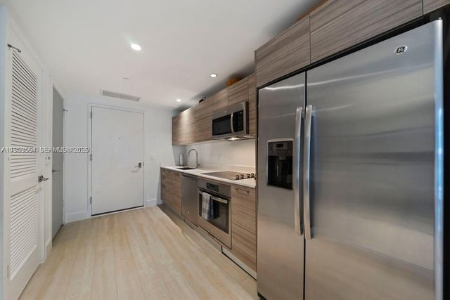 121 NE 34th St L401, Miami, FL 33137