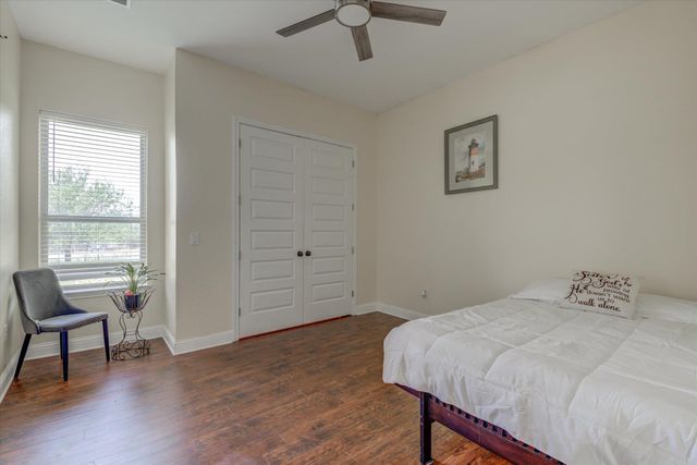 855 Aspen LN, Cottonwood Shores, TX 78657