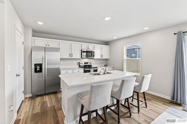 11860 S 115th Street, Papillion, NE 68046