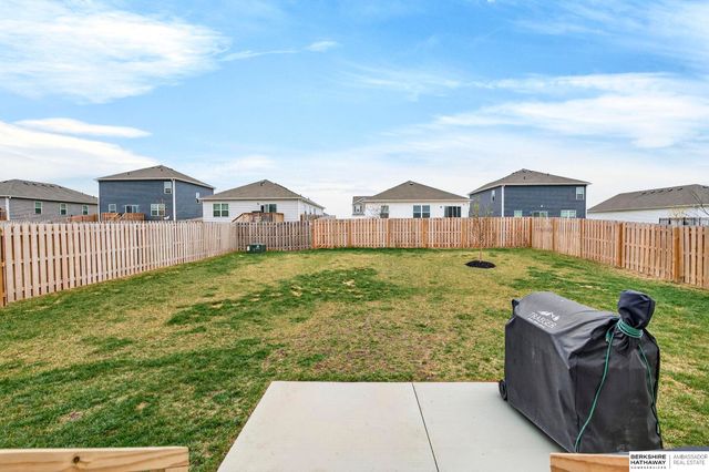11860 S 115th Street, Papillion, NE 68046