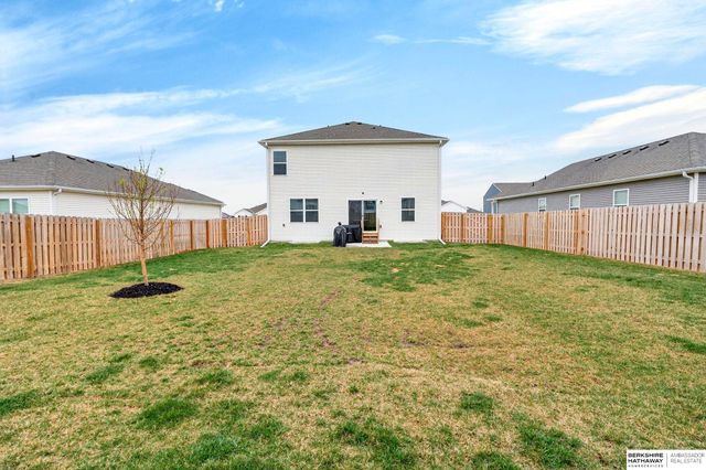 11860 S 115th Street, Papillion, NE 68046